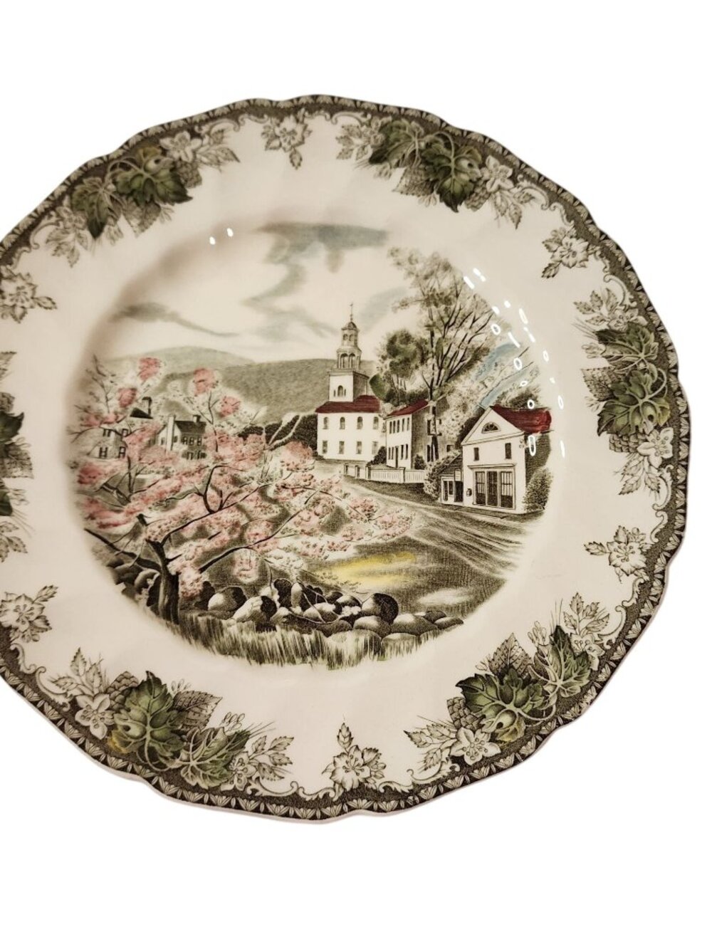 Johnson Brothers Friendly Village THE VILLAGE GREEN Dinner Buffet Plate 10 3/4”